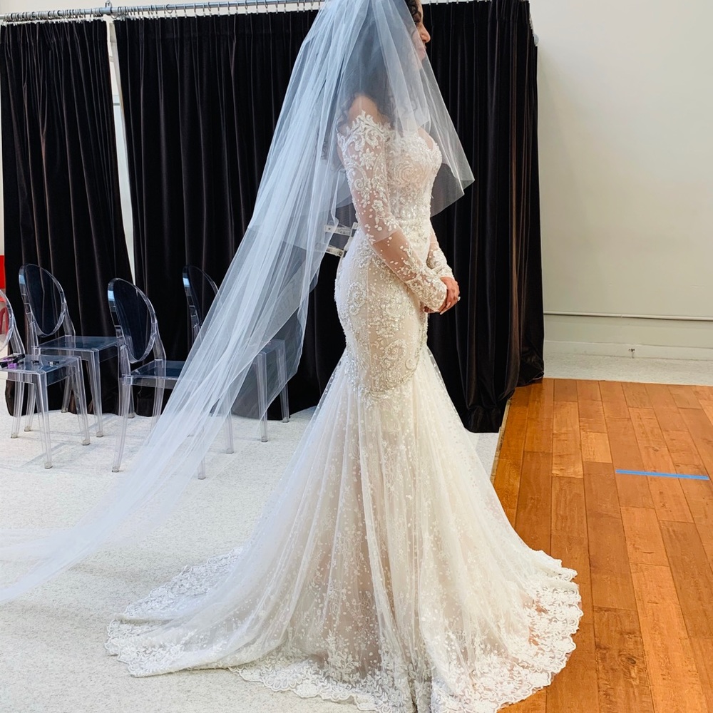 Beautiful Dessie we wedding gown stunning details